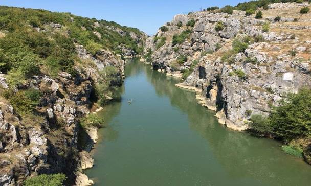 Shtigjet e ecjes rreth Kanionit të lumit Drinit te Bardhë